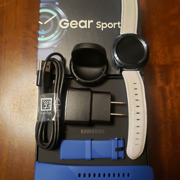 Samsung Gear Sport Smartwatch - Picture 4 of 7